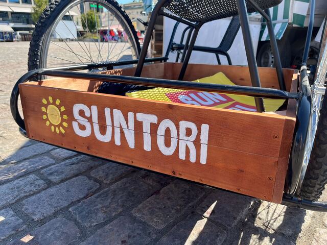 Suntorin pyöräkärry Kauppatorilla
